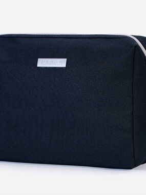 🍁Black Women's Travel Toiletry Bag